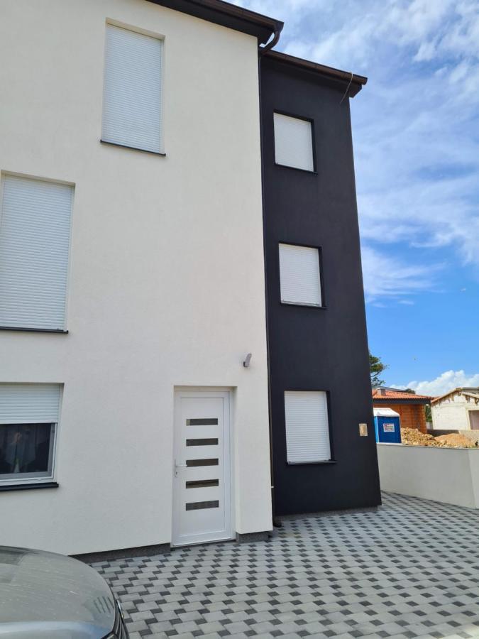 Vila Slavica Vir Buitenkant foto