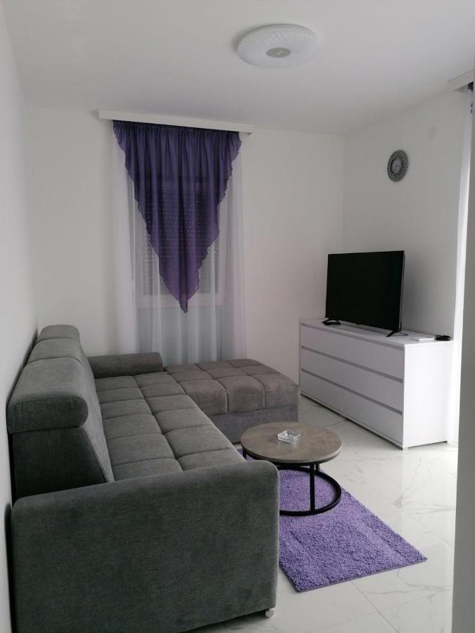 Vila Slavica Vir Buitenkant foto