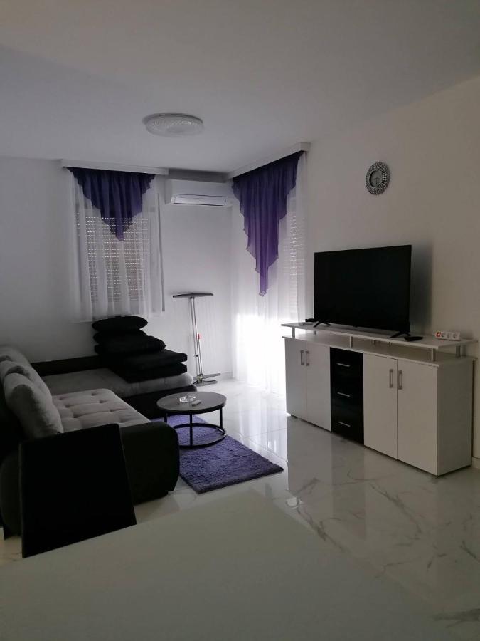 Vila Slavica Vir Buitenkant foto